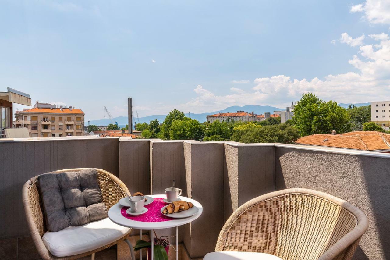 Deluxe Apartment Marina With A Private Parking Rijeka Exterior foto
